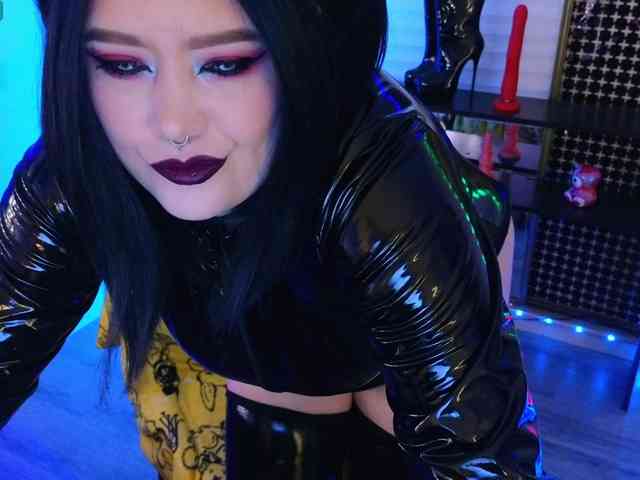 Laura-Wicked webcam