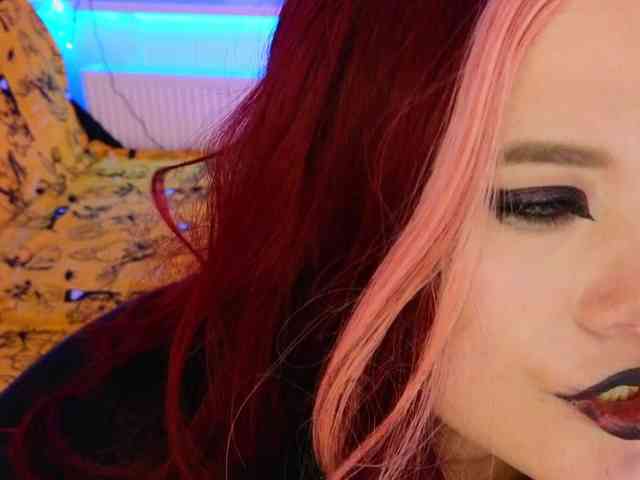Laura-Wicked webcam