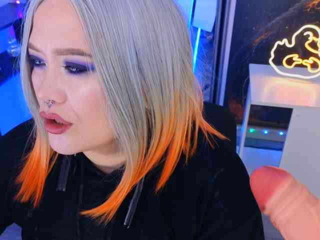 Laura-Wicked webcam