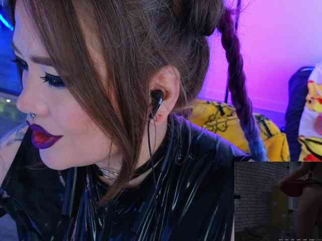 Laura-Wicked webcam
