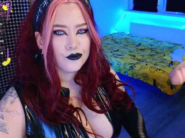 Laura-Wicked webcam