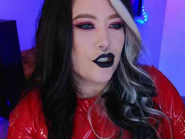 Laura-Wicked webcam