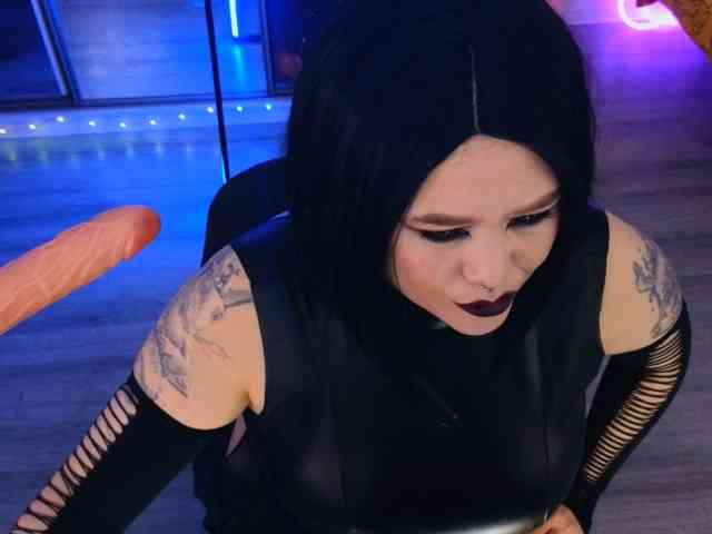 Laura-Wicked webcam