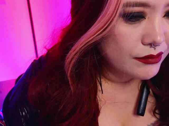 Laura-Wicked webcam