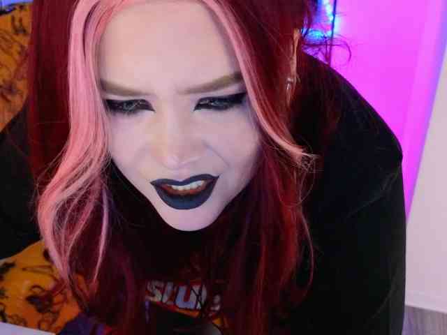 Laura-Wicked webcam