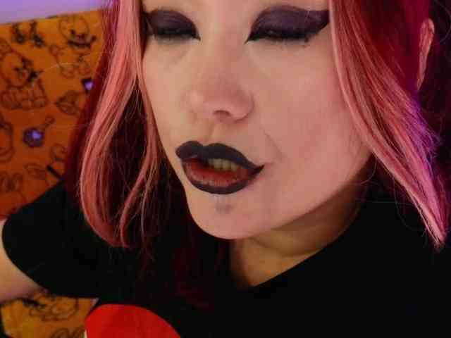 Laura-Wicked webcam