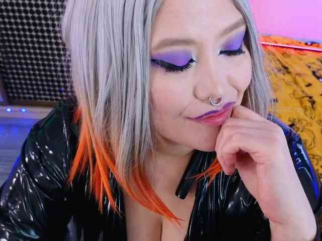 Laura-Wicked webcam