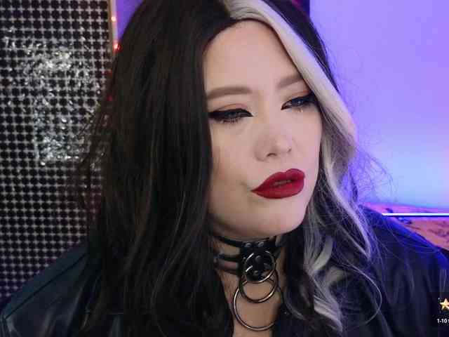 Laura-Wicked webcam