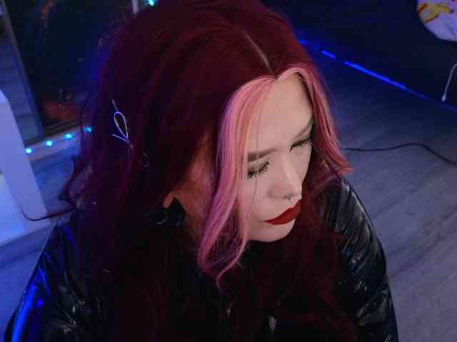 laura-wicked's live room