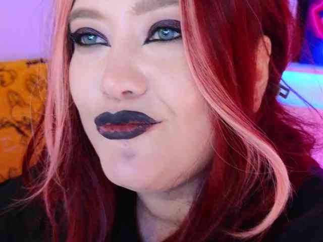 Laura-Wicked webcam