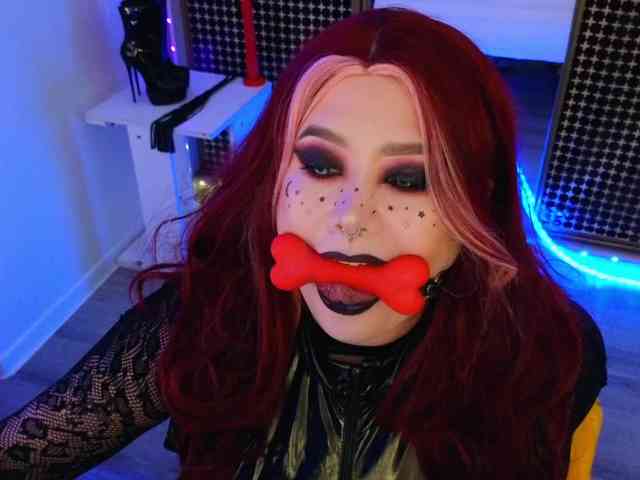 Laura-Wicked webcam