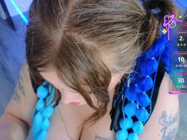 Laura-Wicked webcam