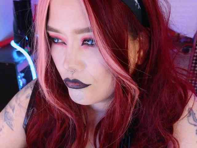 Laura-Wicked webcam