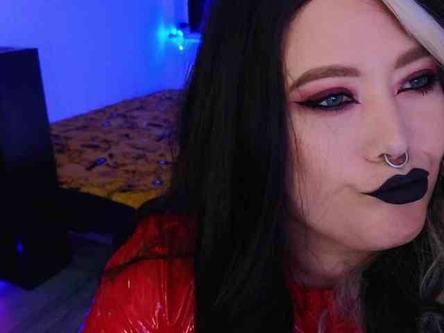 Laura-Wicked webcam