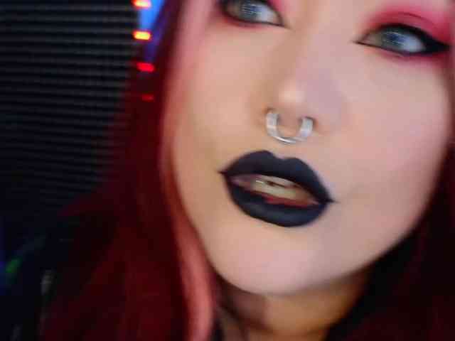 Laura-Wicked webcam