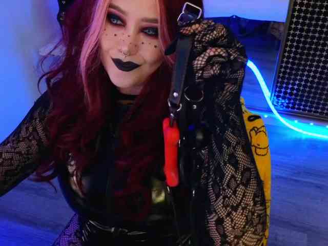 Laura-Wicked webcam