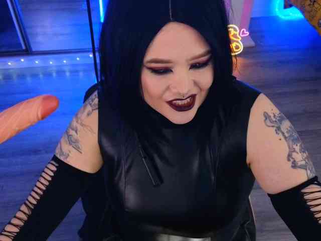 Laura-Wicked webcam