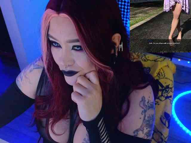 Laura-Wicked webcam