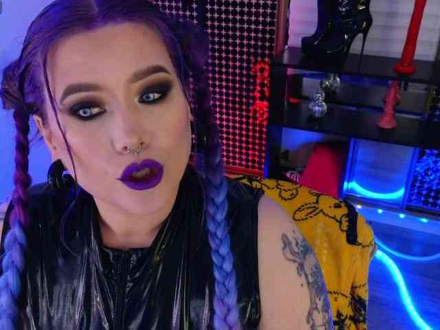 Laura-Wicked webcam