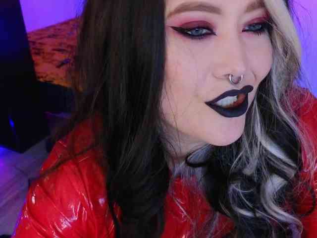 Laura-Wicked webcam
