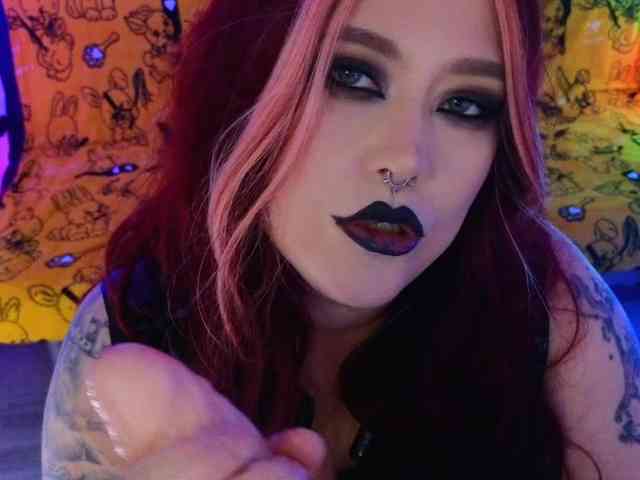 Laura-Wicked webcam