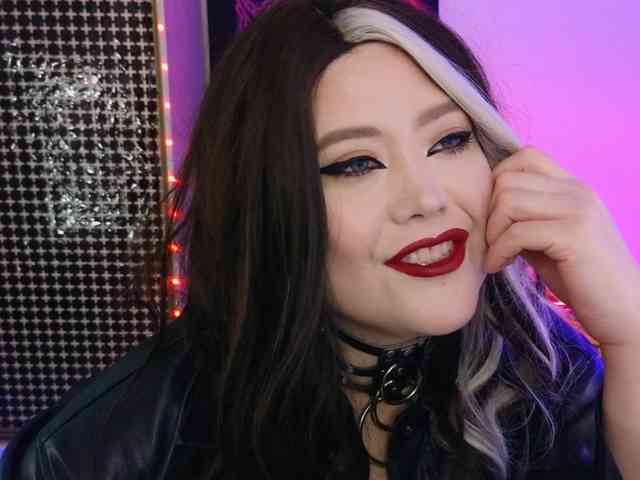 Laura-Wicked webcam