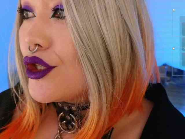 Laura-Wicked webcam
