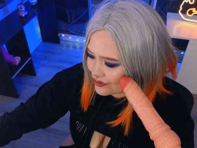 Laura-Wicked webcam