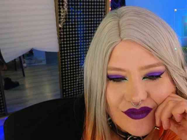 Laura-Wicked webcam