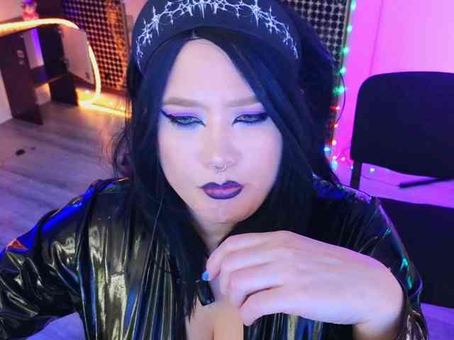 Laura-Wicked webcam