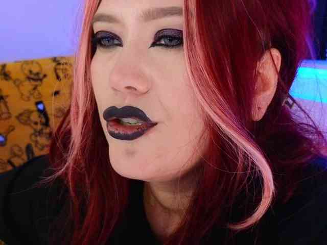 Laura-Wicked webcam