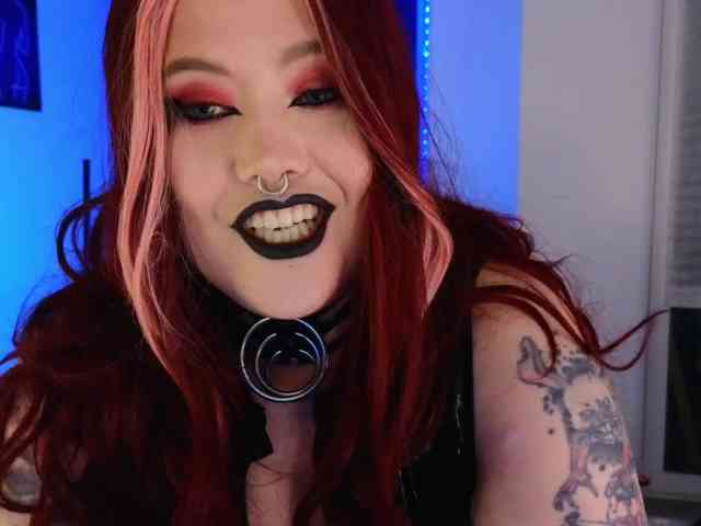 Laura-Wicked webcam