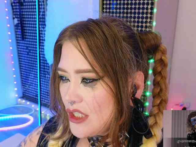 Laura-Wicked webcam