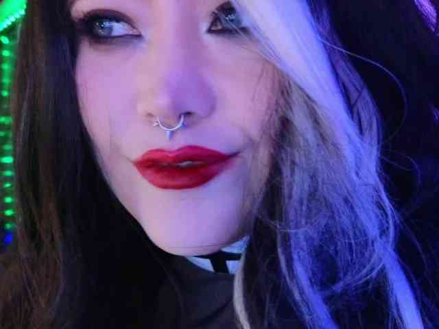 Laura-Wicked webcam