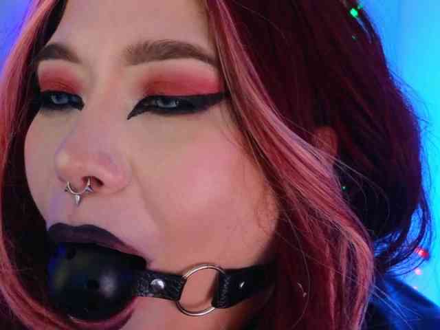Laura-Wicked webcam