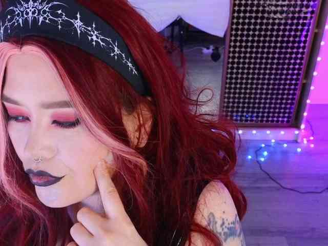 Laura-Wicked webcam