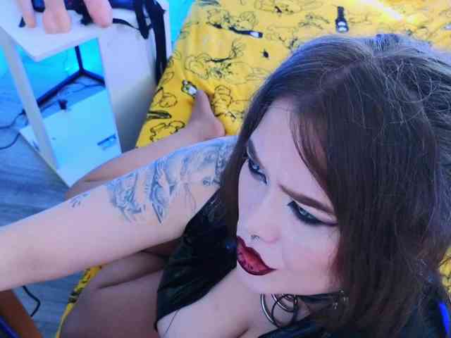 Laura-Wicked webcam