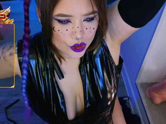 Laura-Wicked webcam