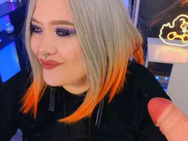 Laura-Wicked webcam