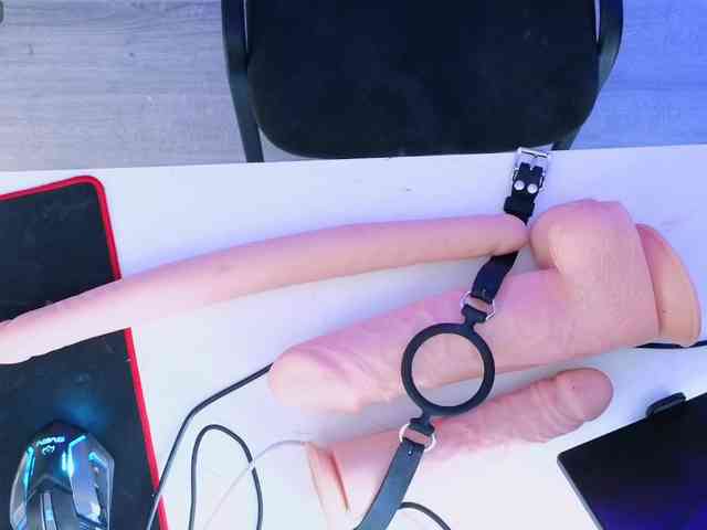 Laura-Wicked webcam