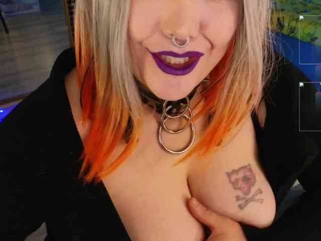 Laura-Wicked webcam