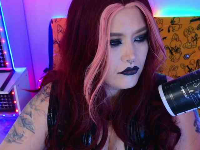 Laura-Wicked webcam