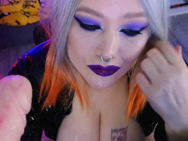 Laura-Wicked webcam