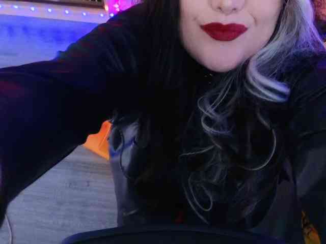 Laura-Wicked webcam