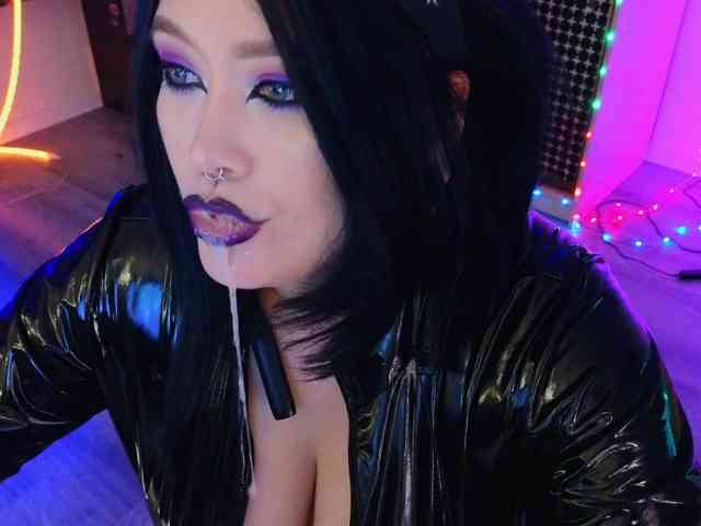 Laura-Wicked webcam