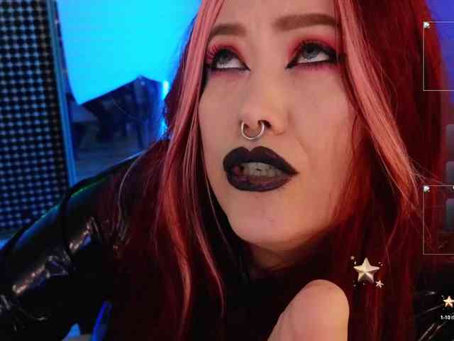 Laura-Wicked webcam