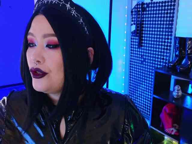 Laura-Wicked webcam