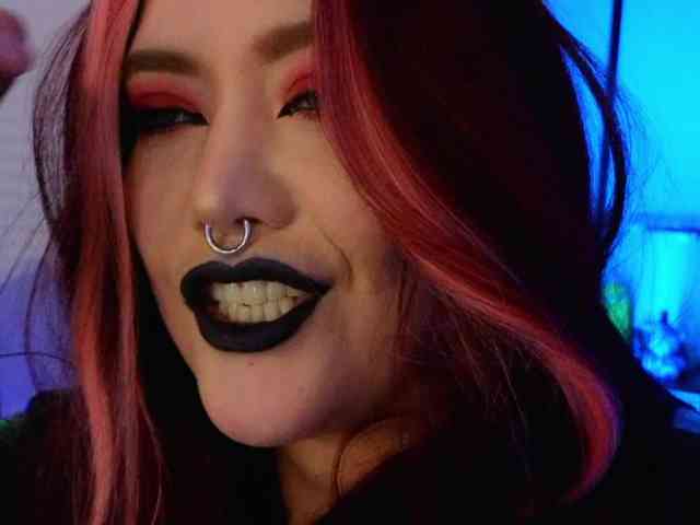 Laura-Wicked webcam