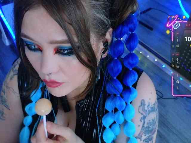 Laura-Wicked webcam