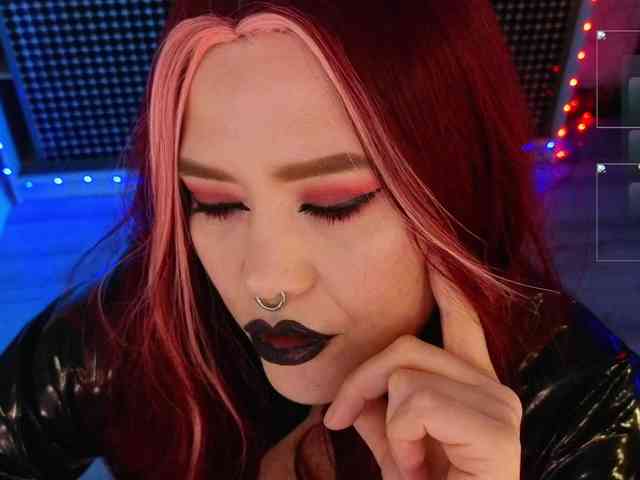 Laura-Wicked webcam